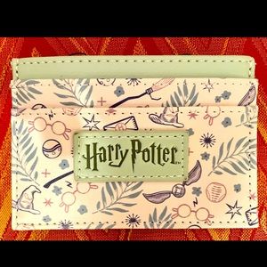 NWT-Harry Potter (Loungefly brand) Card Holder